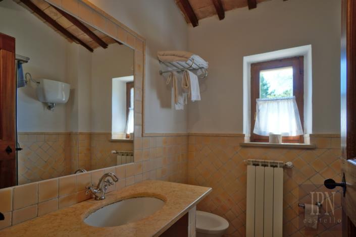 Image No.44-19 Bed Hotel for sale