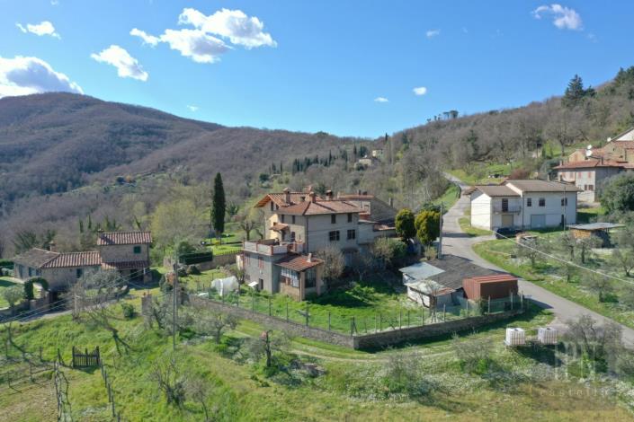 Image No.4-3 Bed Farmhouse for sale