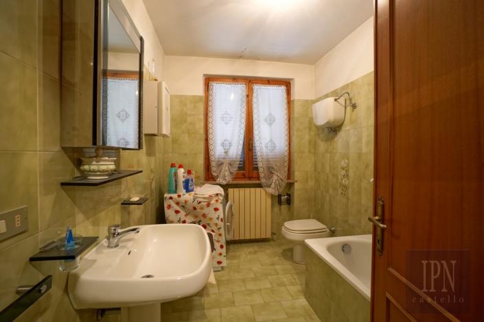 Image No.22-3 Bed Farmhouse for sale