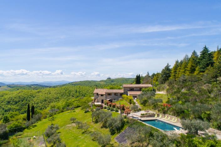 Image No.2-8 Bed Farmhouse for sale