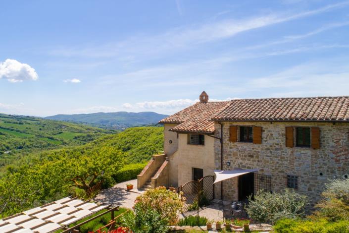 Image No.7-8 Bed Farmhouse for sale