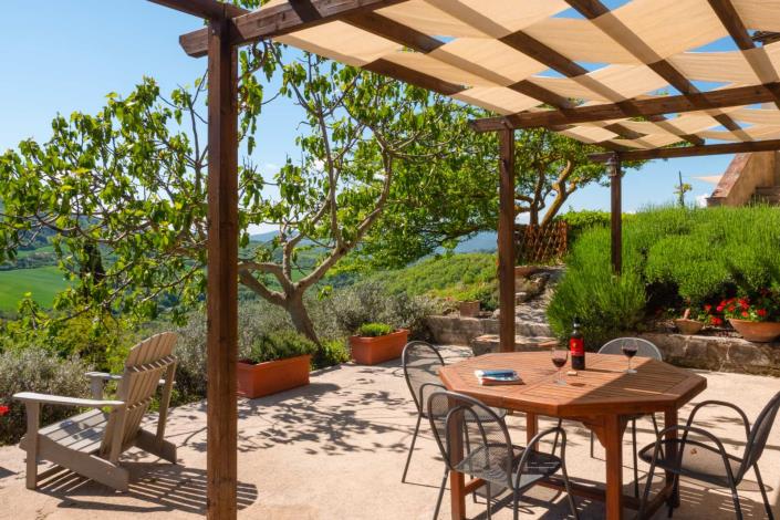 Image No.9-8 Bed Farmhouse for sale