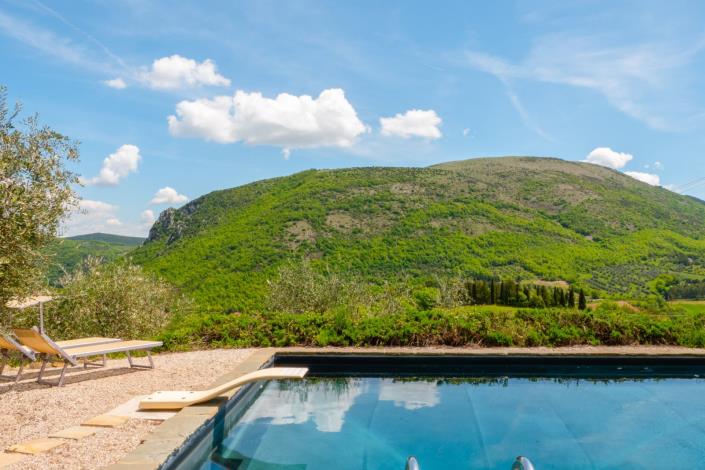 Image No.21-8 Bed Farmhouse for sale