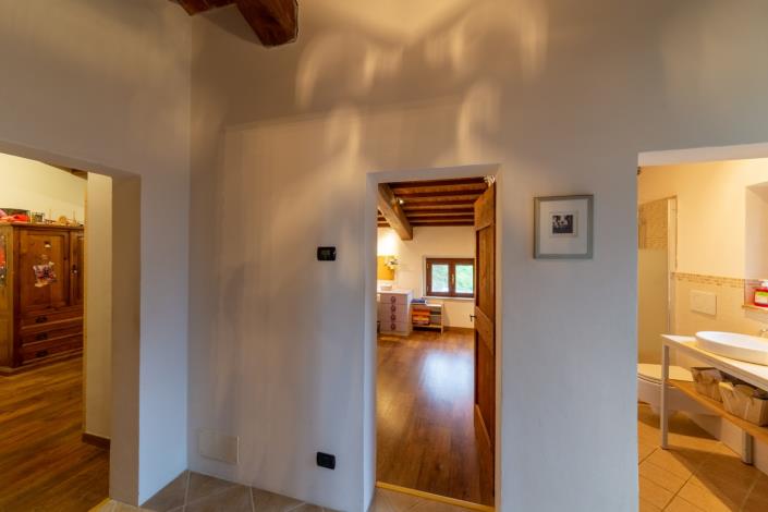 Image No.52-8 Bed Farmhouse for sale