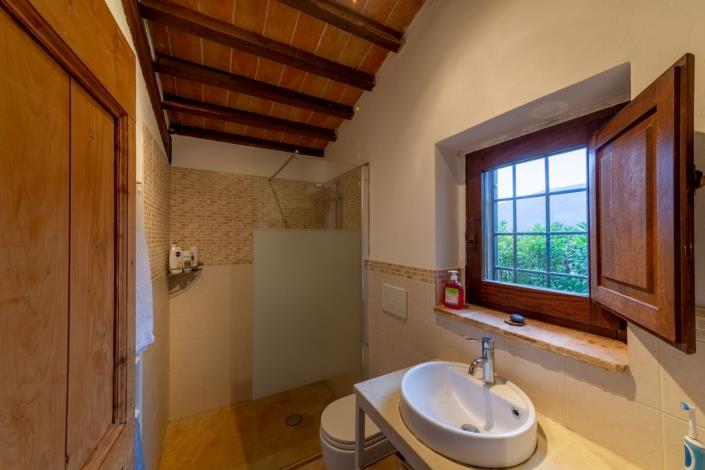 Image No.56-8 Bed Farmhouse for sale