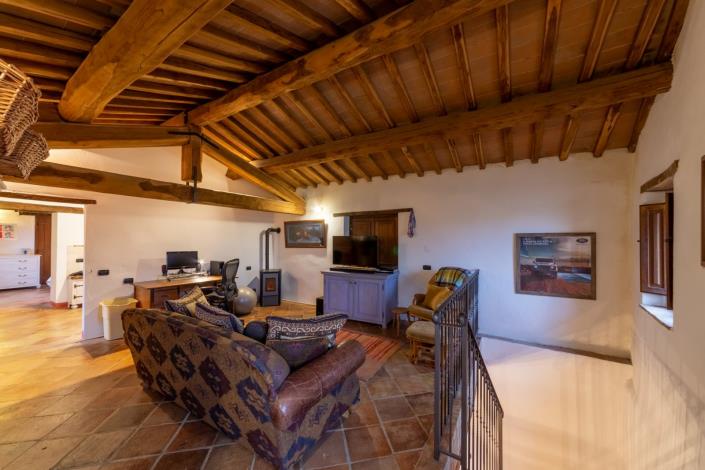 Image No.58-8 Bed Farmhouse for sale