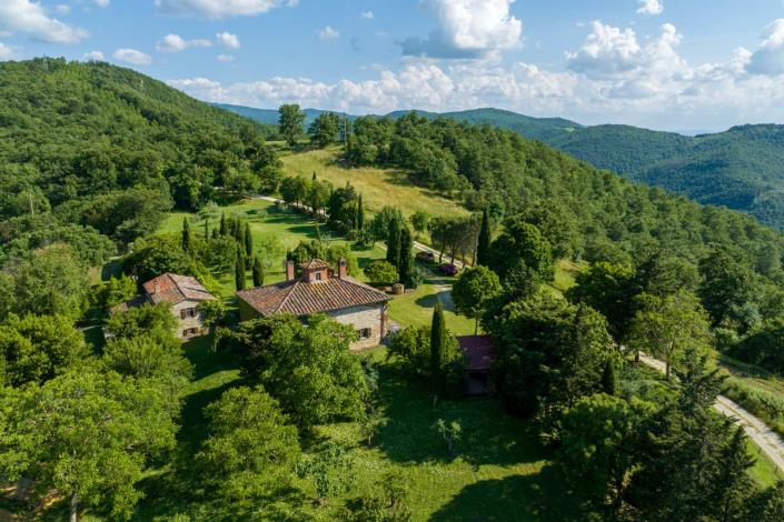 Image No.5-9 Bed Farmhouse for sale