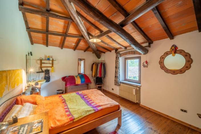 Image No.14-9 Bed Farmhouse for sale