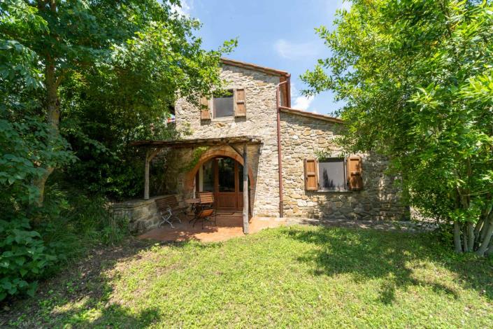 Image No.17-9 Bed Farmhouse for sale