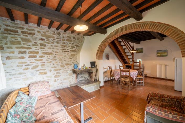 Image No.25-9 Bed Farmhouse for sale