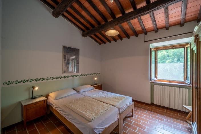 Image No.30-9 Bed Farmhouse for sale