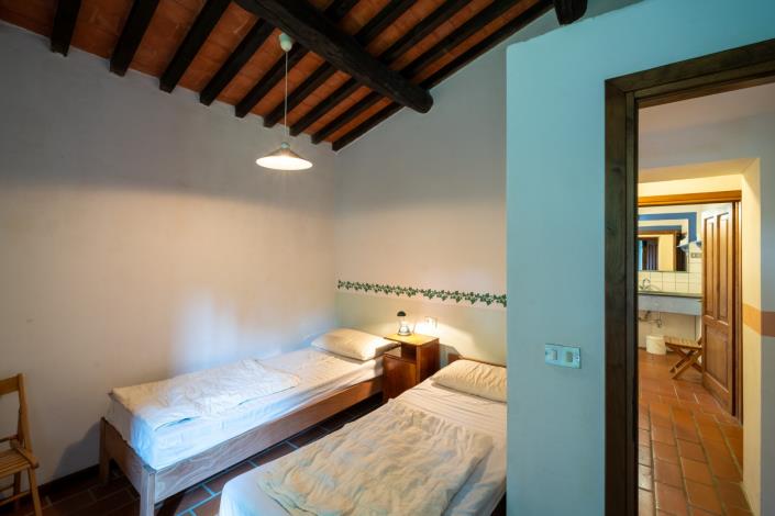 Image No.32-9 Bed Farmhouse for sale