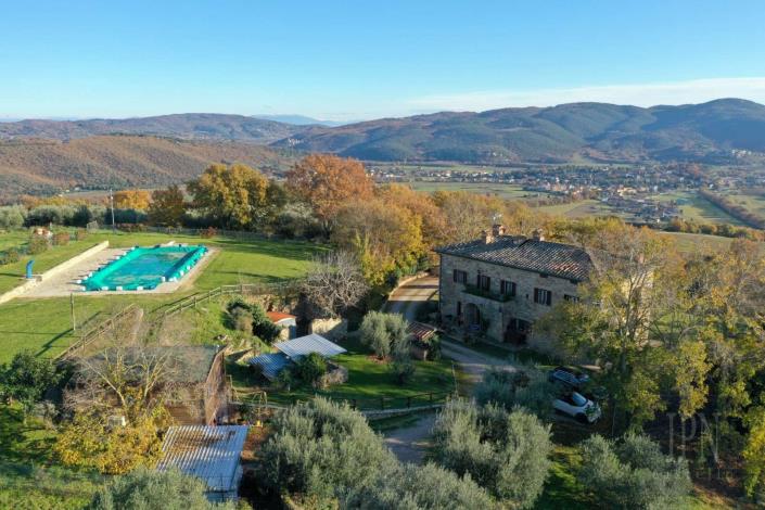 Image No.3-4 Bed Farmhouse for sale