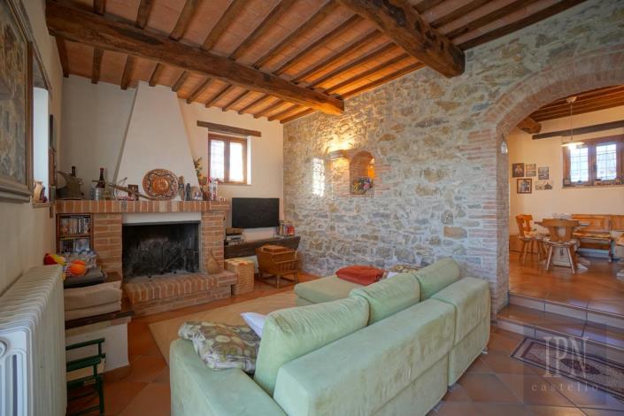 Image No.20-4 Bed Farmhouse for sale