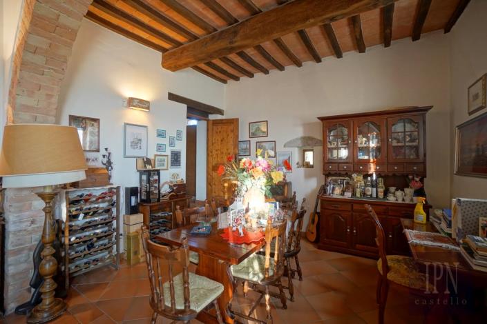 Image No.22-4 Bed Farmhouse for sale