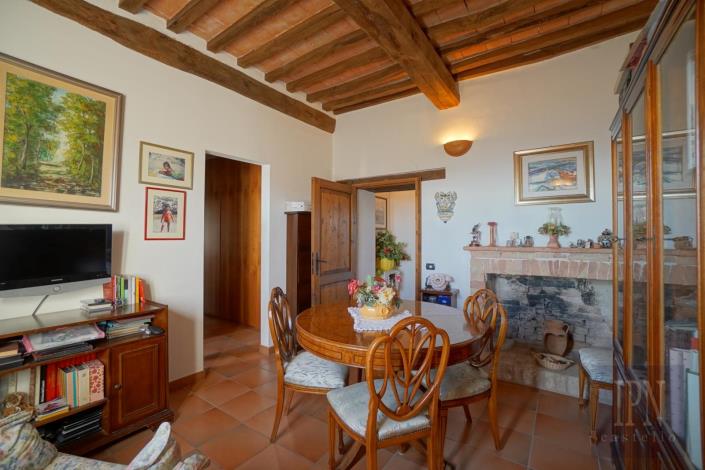 Image No.26-4 Bed Farmhouse for sale