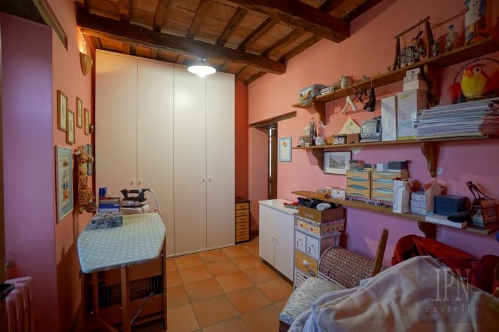 Image No.36-4 Bed Farmhouse for sale