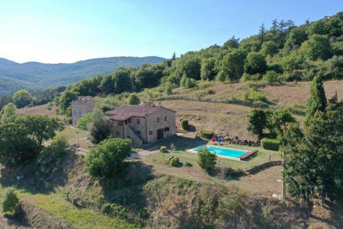 Image No.2-Ferme de 6 chambres à vendre à Cortona