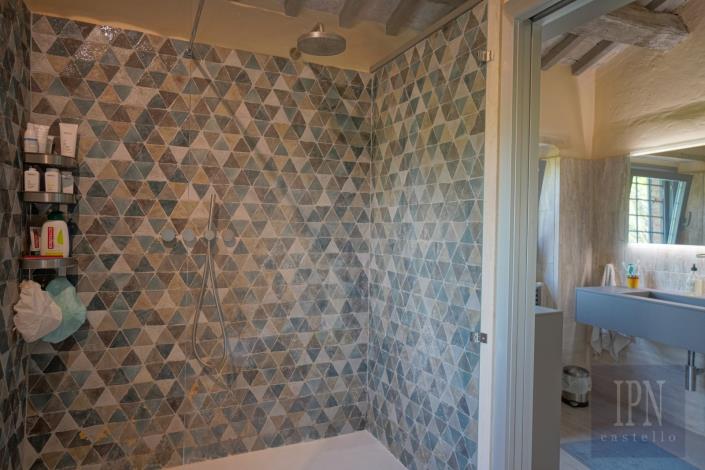 Image No.40-6 Bed Farmhouse for sale