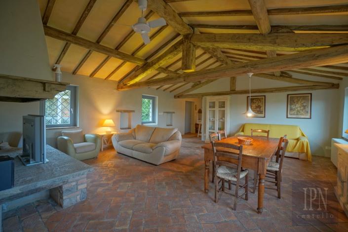 Image No.47-6 Bed Farmhouse for sale