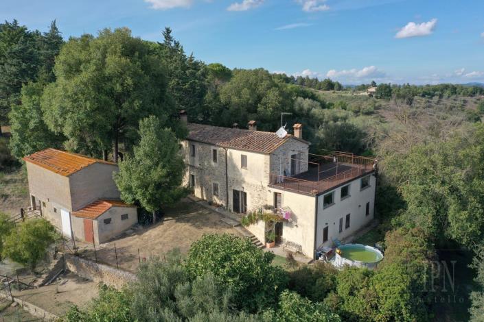 Image No.2-5 Bed Farmhouse for sale