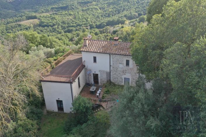 Image No.3-5 Bed Farmhouse for sale