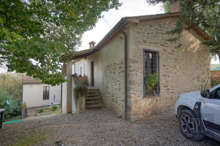 Image No.10-5 Bed Farmhouse for sale