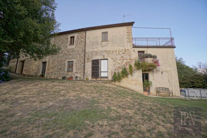 Image No.12-5 Bed Farmhouse for sale