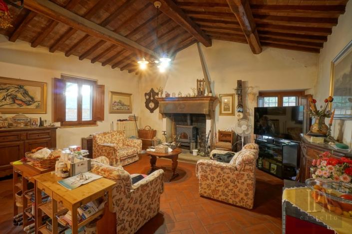 Image No.19-5 Bed Farmhouse for sale