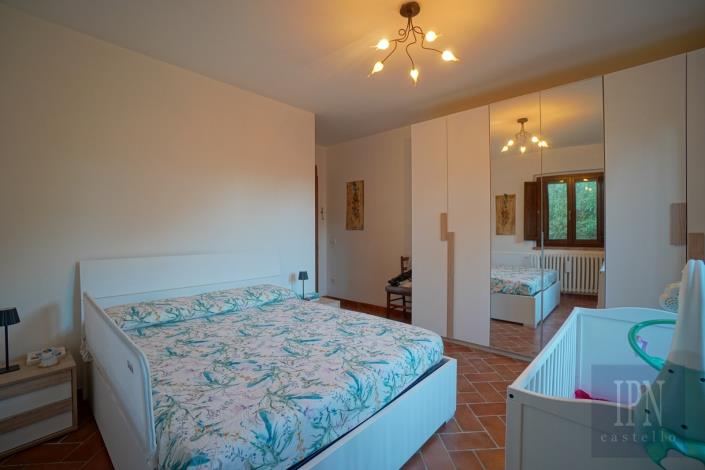 Image No.46-5 Bed Farmhouse for sale