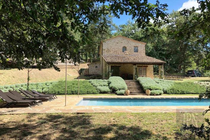 Image No.1-4 Bed Farmhouse for sale