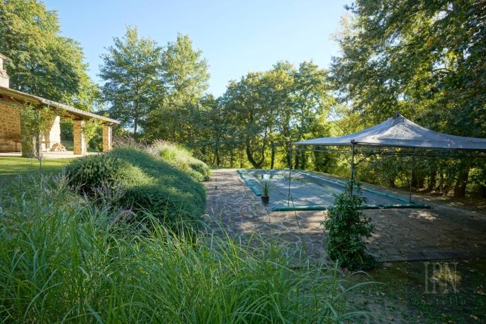 Image No.15-4 Bed Farmhouse for sale