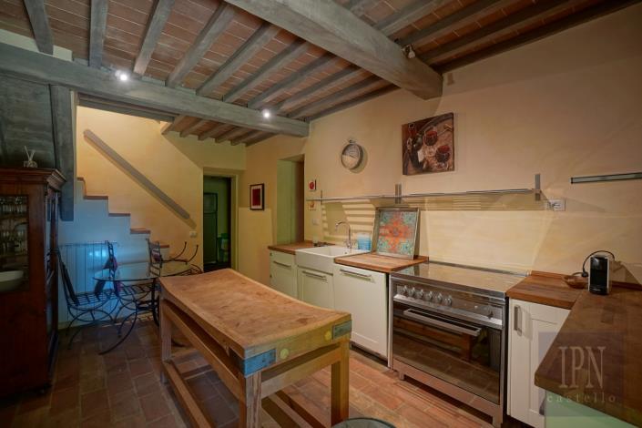 Image No.26-4 Bed Farmhouse for sale