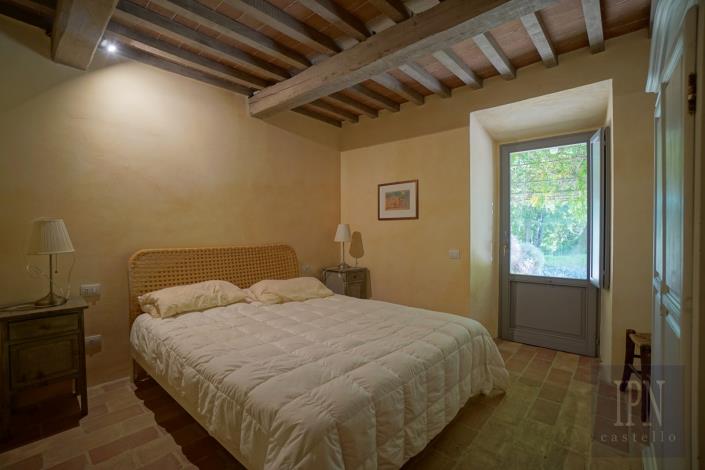 Image No.37-4 Bed Farmhouse for sale