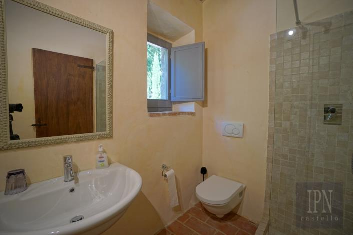 Image No.46-4 Bed Farmhouse for sale