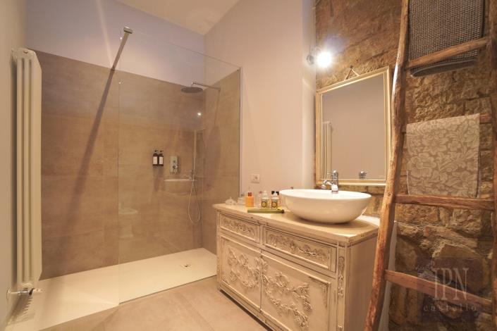 Image No.29-3 Bed Townhouse for sale