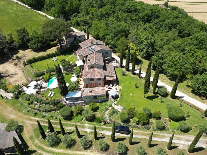 Image No.3-9 Bed Farmhouse for sale