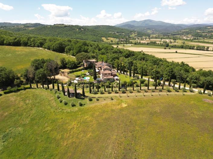 Image No.6-9 Bed Farmhouse for sale