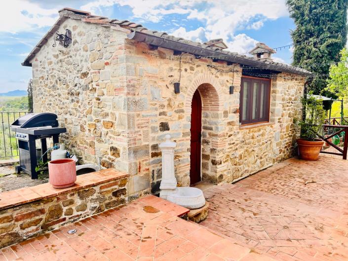 Image No.11-9 Bed Farmhouse for sale