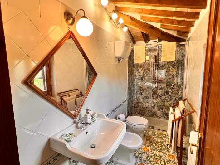 Image No.34-9 Bed Farmhouse for sale