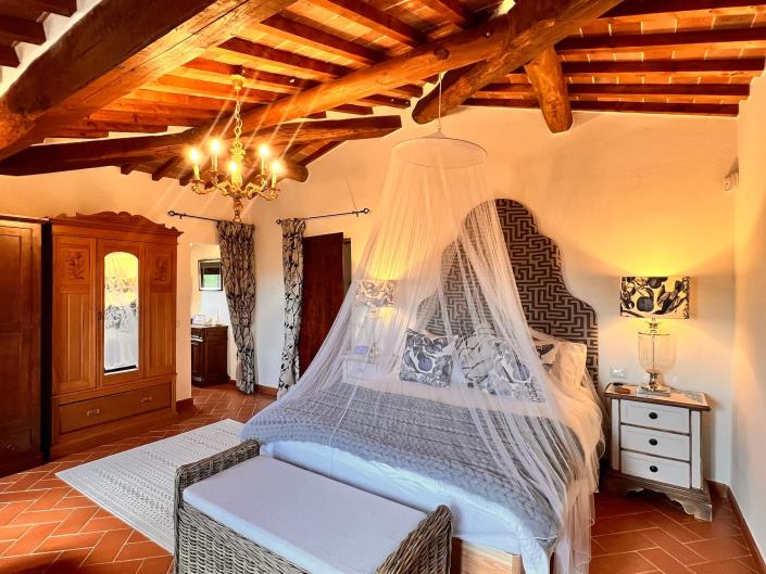 Image No.37-9 Bed Farmhouse for sale