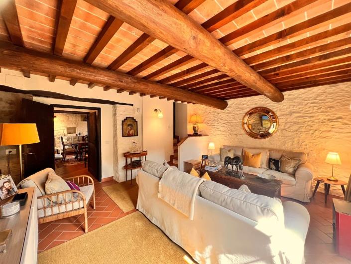 Image No.29-9 Bed Farmhouse for sale