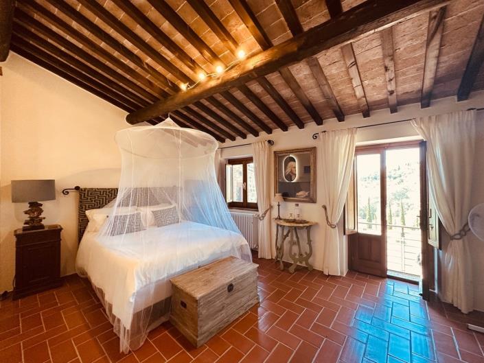 Image No.46-9 Bed Farmhouse for sale