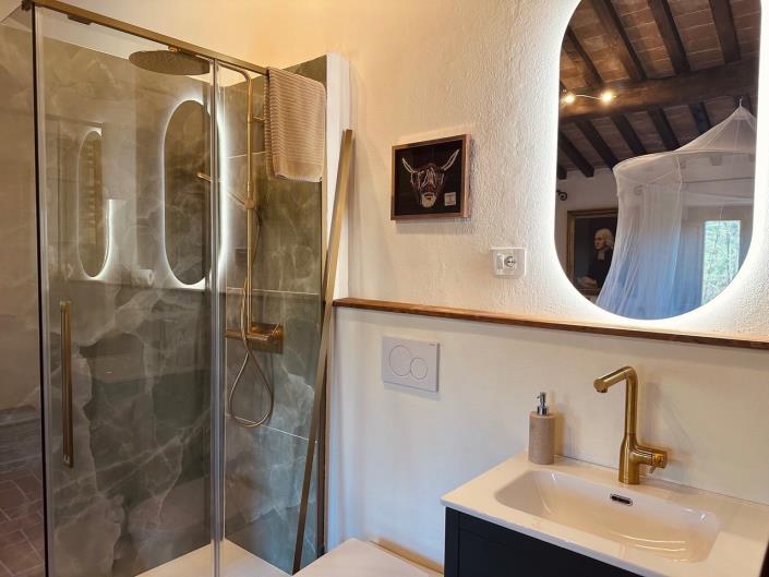 Image No.53-9 Bed Farmhouse for sale