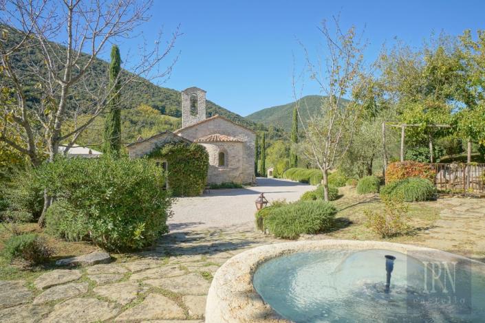 Image No.12-8 Bed Farmhouse for sale