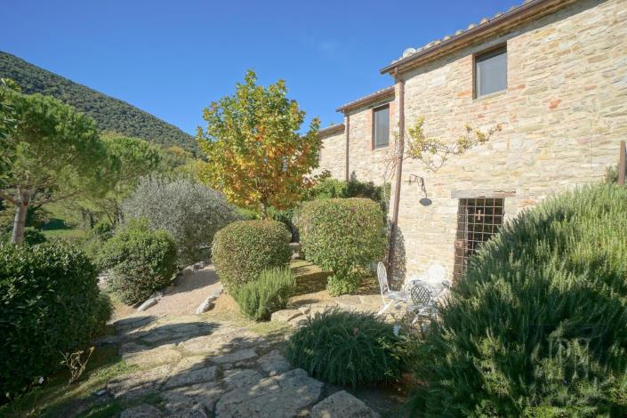 Image No.16-8 Bed Farmhouse for sale