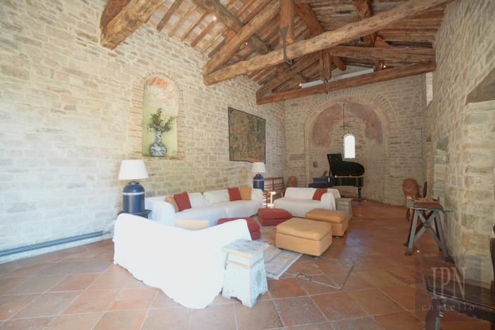 Image No.31-8 Bed Farmhouse for sale