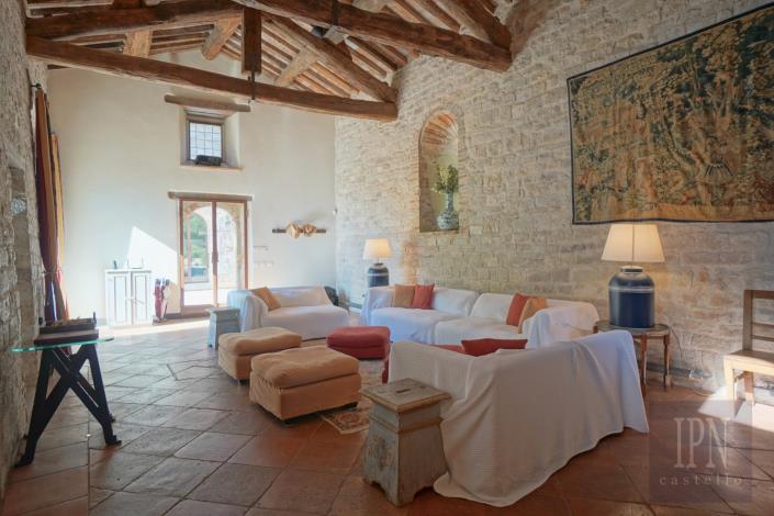 Image No.33-8 Bed Farmhouse for sale