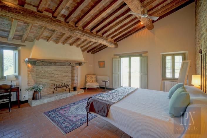 Image No.39-8 Bed Farmhouse for sale