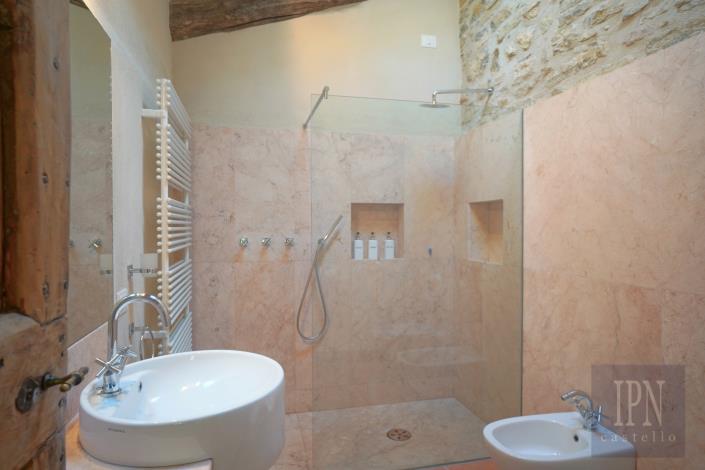 Image No.44-8 Bed Farmhouse for sale